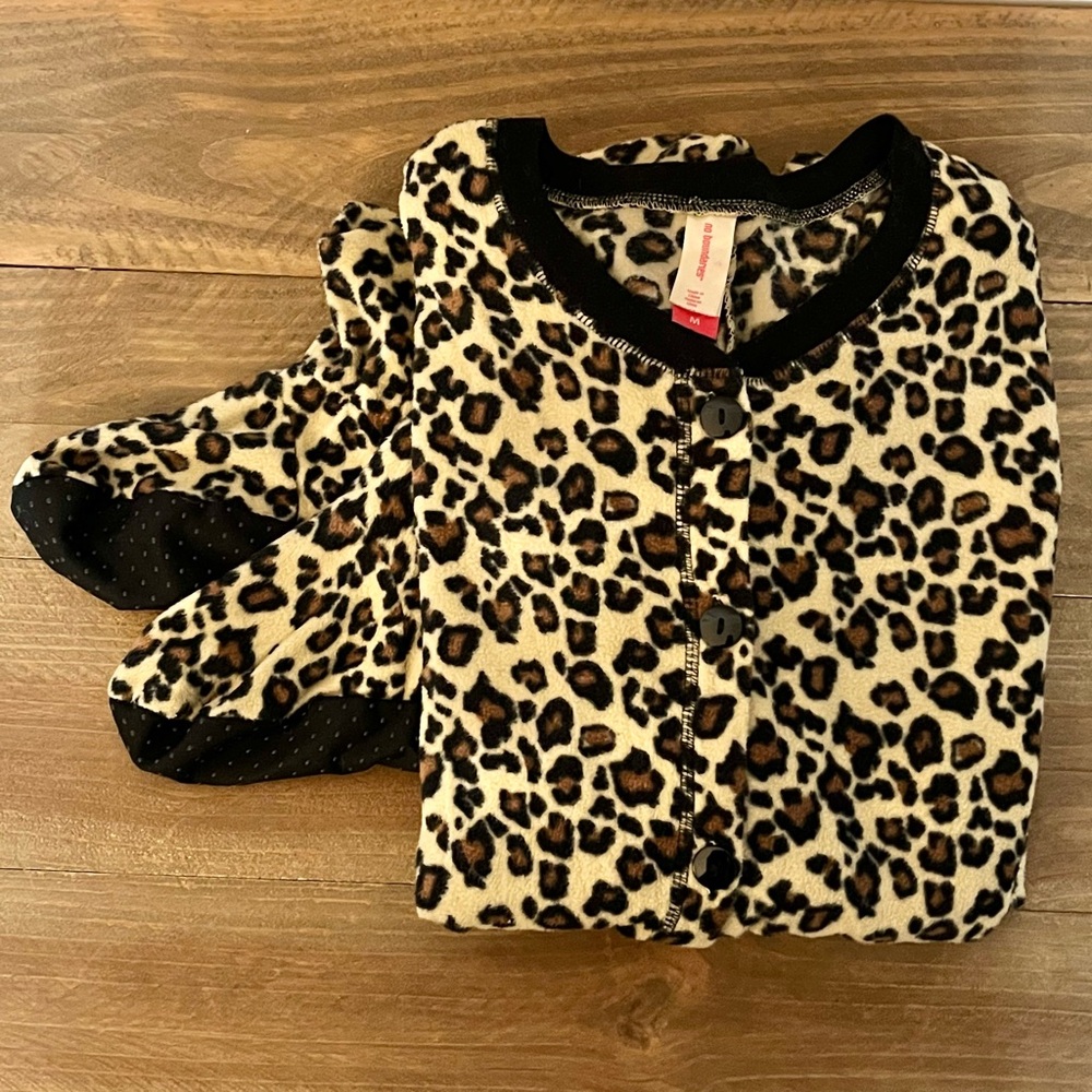No Boundaries Leopard Animal Print Button Up Poly Footed Onesie Pajamas Sz M EUC